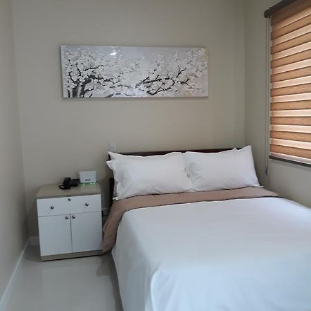 Yulz 516 At Cityscape Bacolod Eksteriør bilde